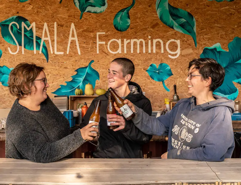 smala farming bruxelles champ guinguette restaurant lauréat village finance